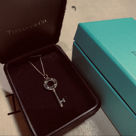 Tiffany&co. 18K gold Atlas key pendant necklace - Picture 8 of 10